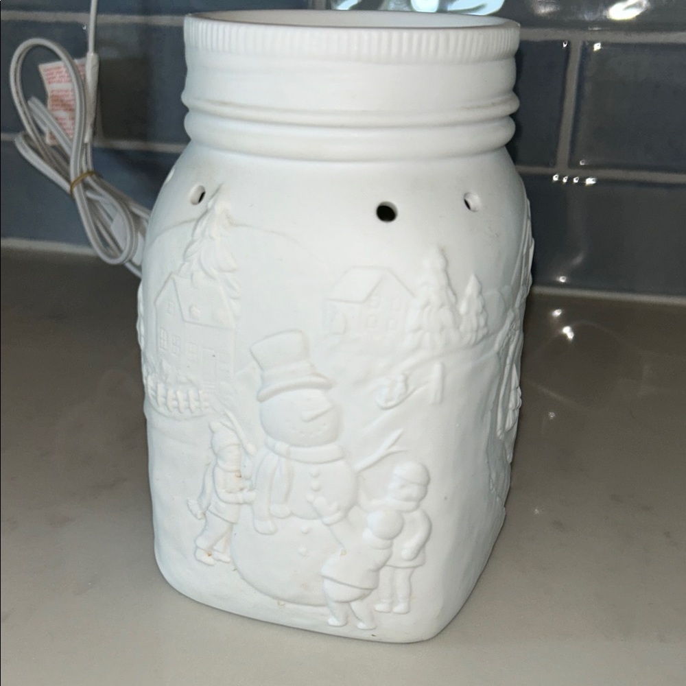 Scentsy White Holiday Decor Jar wax warmer
